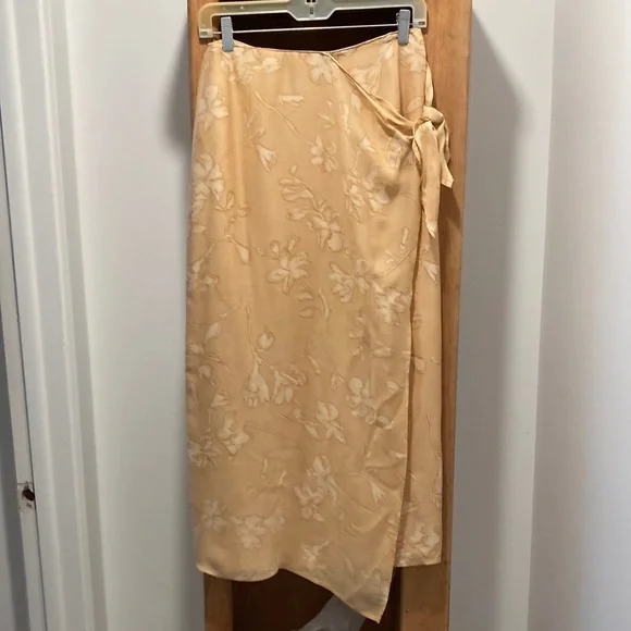 Ann Taylor wrap skirt - Picture 1 of 15